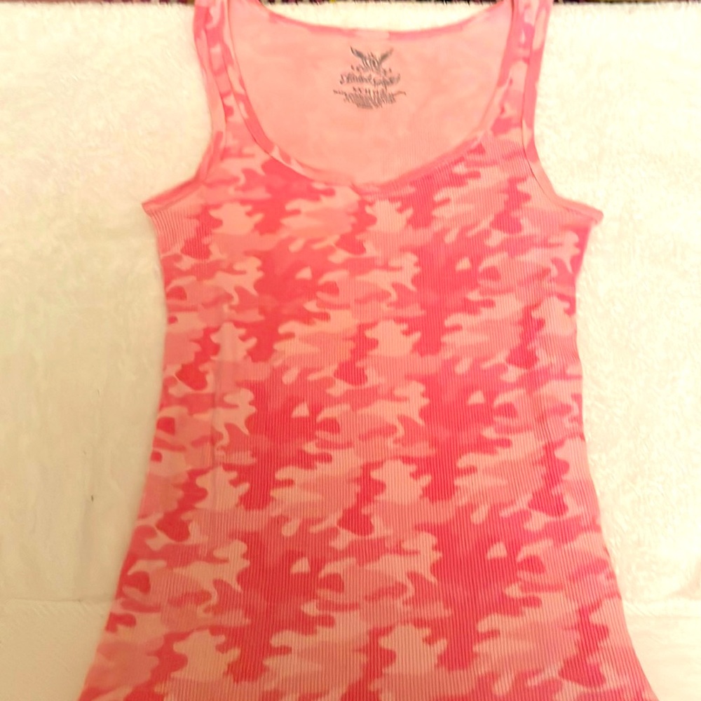 Faded Glory Ribbed tank size small 4-6. Pink camo pattern.